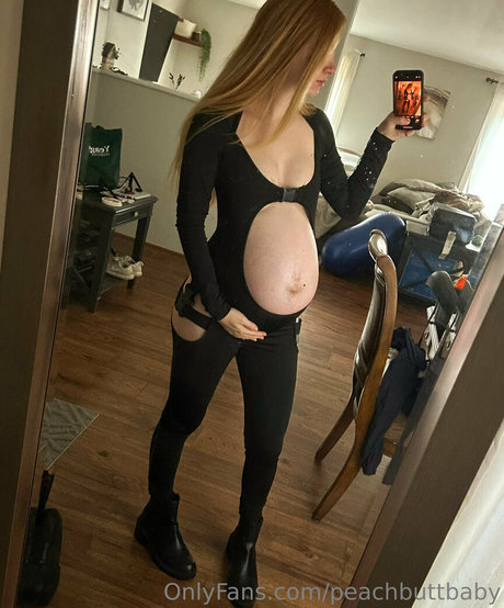 Nacktes geleaktes OnlyFans-Foto von Peachbuttbaby