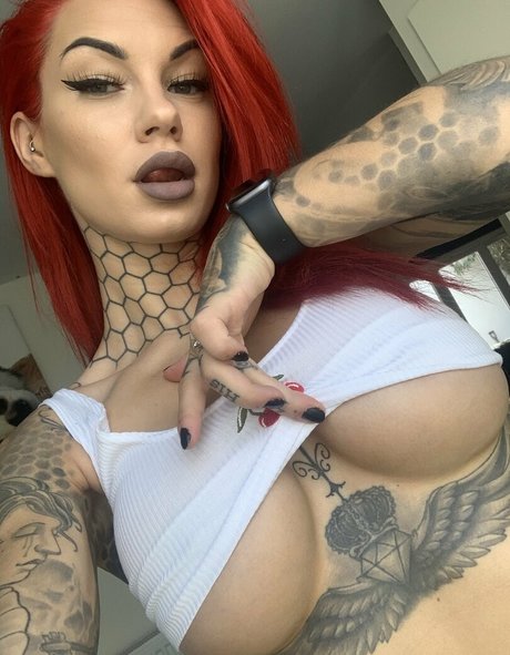 Nacktes geleaktes OnlyFans-Foto von Bee Phillips