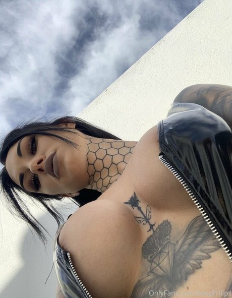 Nacktes geleaktes OnlyFans-Foto von Bee Phillips