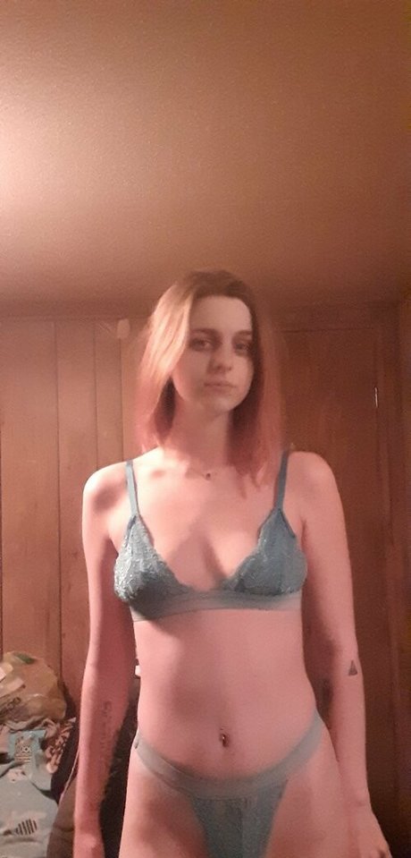 Nacktes geleaktes OnlyFans-Foto von Mommymaddii