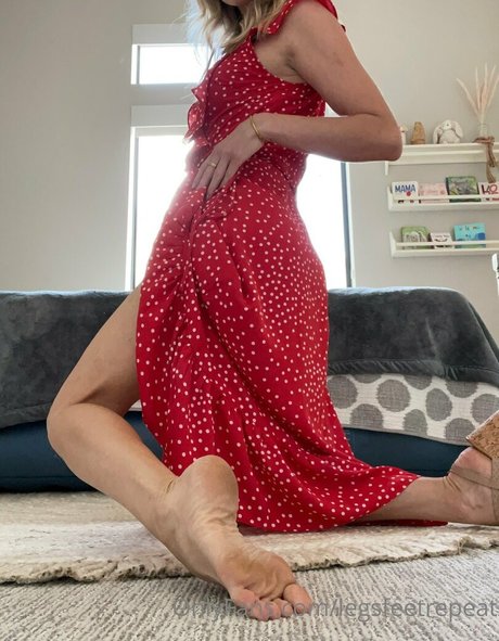 Nacktes geleaktes OnlyFans-Foto von Legsfeetrepeat