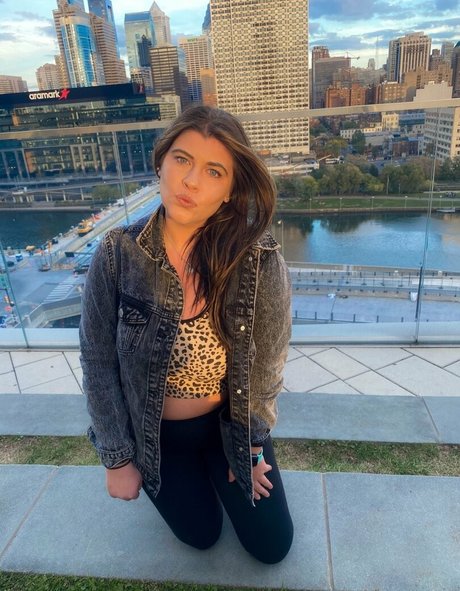 Nacktes geleaktes OnlyFans-Foto von Angie