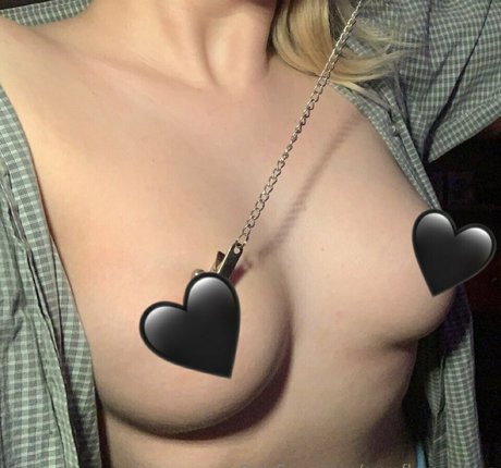 Nacktes geleaktes OnlyFans-Foto von Auraflowersfree