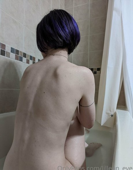 Nacktes geleaktes OnlyFans-Foto von Lilleaneve
