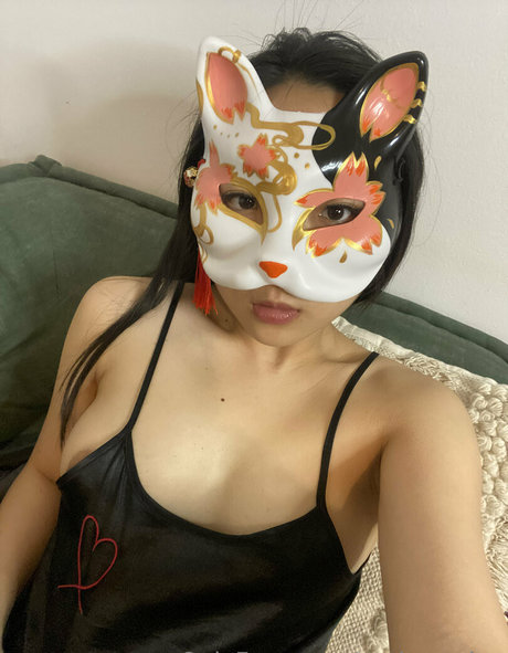 Nacktes geleaktes OnlyFans-Foto von Petitemulan