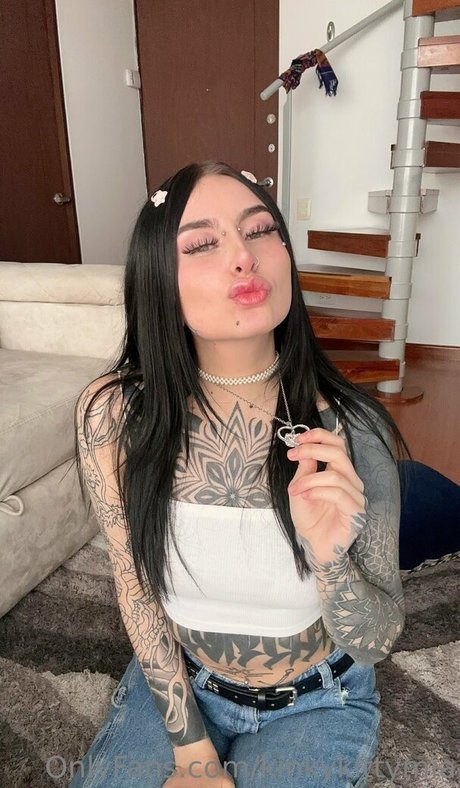 Nacktes geleaktes OnlyFans-Foto von Kinkykittymia