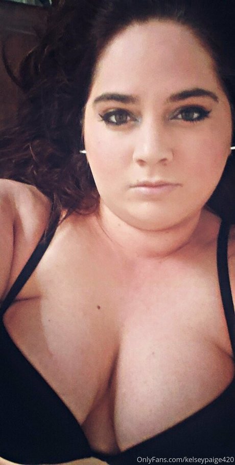 Nacktes geleaktes OnlyFans-Foto von Kelseypaige420