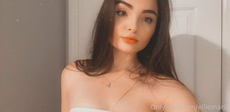 Nacktes geleaktes OnlyFans-Foto von Elliexlovely