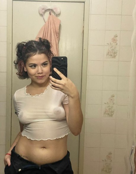 Nacktes geleaktes OnlyFans-Foto von Sweetlahna