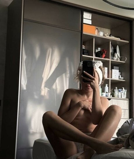 Nacktes geleaktes OnlyFans-Foto von Zelentsova Nicole