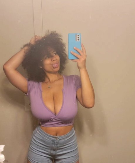 Nacktes geleaktes OnlyFans-Foto von Dina