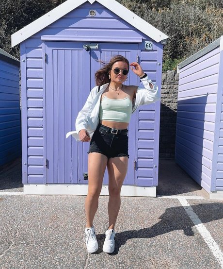 Nacktes geleaktes OnlyFans-Foto von Lauren Lindsay