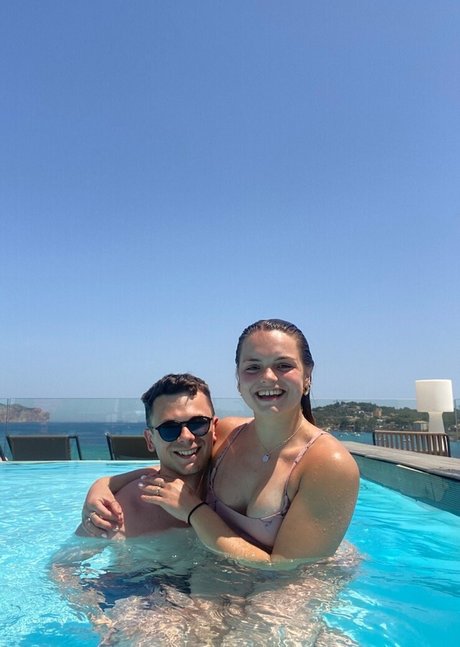 Nacktes geleaktes OnlyFans-Foto von Lauren Lindsay