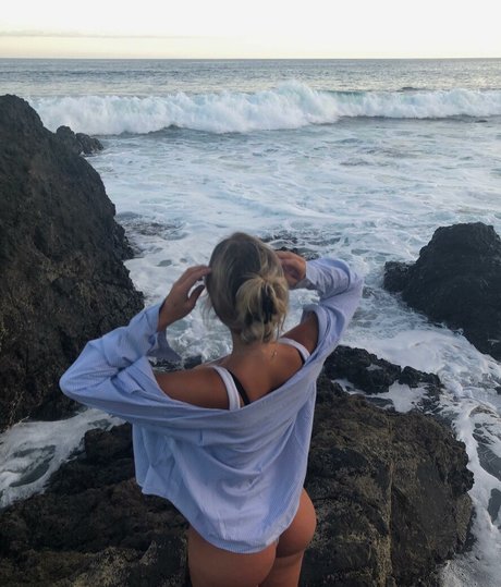 Nacktes geleaktes OnlyFans-Foto von Elly Anne