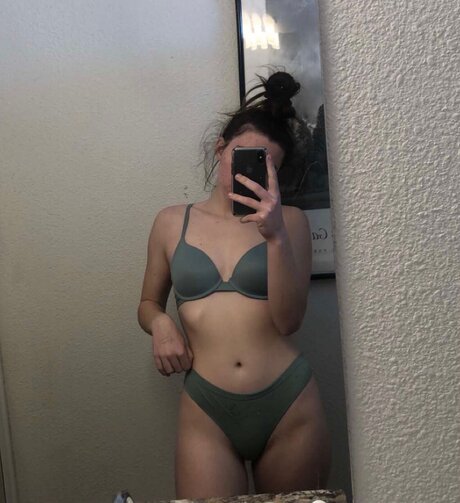 Nacktes geleaktes OnlyFans-Foto von Jenna