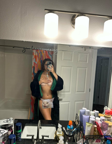 Nacktes geleaktes OnlyFans-Foto von Miakumiho