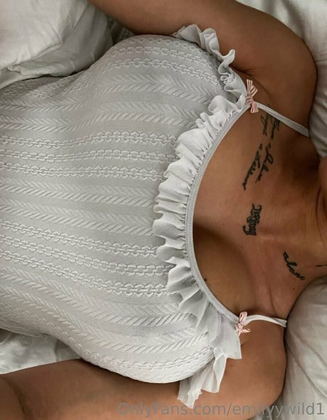 Nacktes geleaktes OnlyFans-Foto von Emilyy Wild