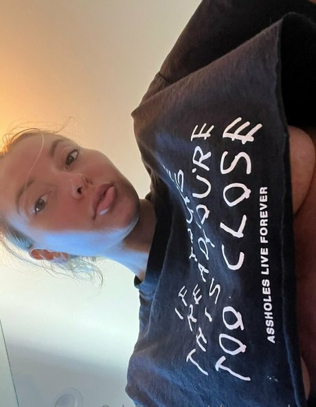 Nacktes geleaktes OnlyFans-Foto von Alyssamarkey
