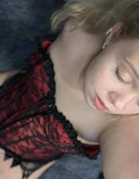 Nacktes geleaktes OnlyFans-Foto von Sadiegoldfree