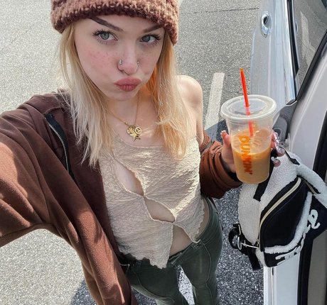 Nacktes geleaktes OnlyFans-Foto von Myahalanna