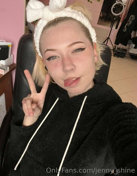 Nacktes geleaktes OnlyFans-Foto von Jennyshine
