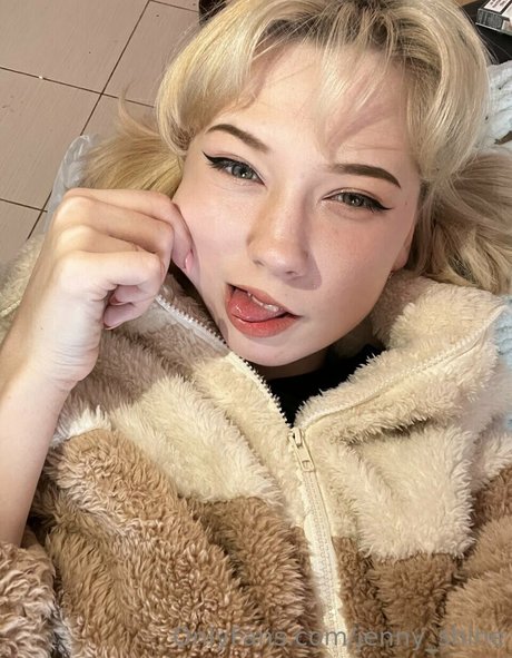 Nacktes geleaktes OnlyFans-Foto von Jennyshine