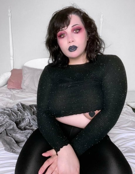 Nacktes geleaktes OnlyFans-Foto von Demonlewds