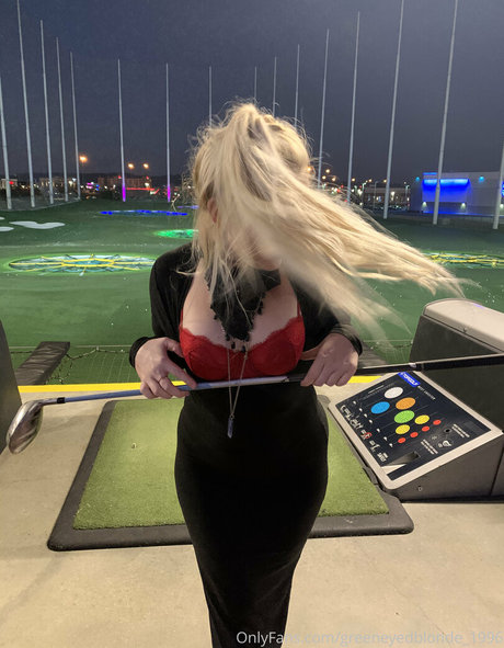 Nacktes geleaktes OnlyFans-Foto von Greeneyedblonde1996