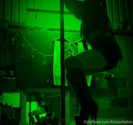 Nacktes geleaktes OnlyFans-Foto von Blazediablo