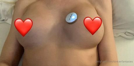 Nacktes geleaktes OnlyFans-Foto von Kinkierfantasies