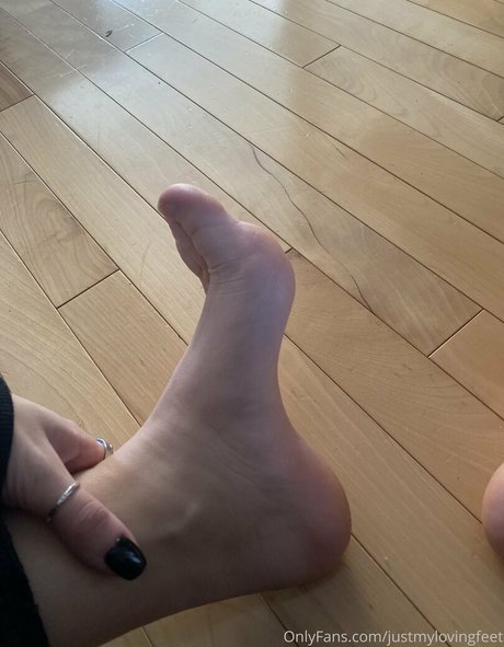 Nacktes geleaktes OnlyFans-Foto von Justmylovingfeet