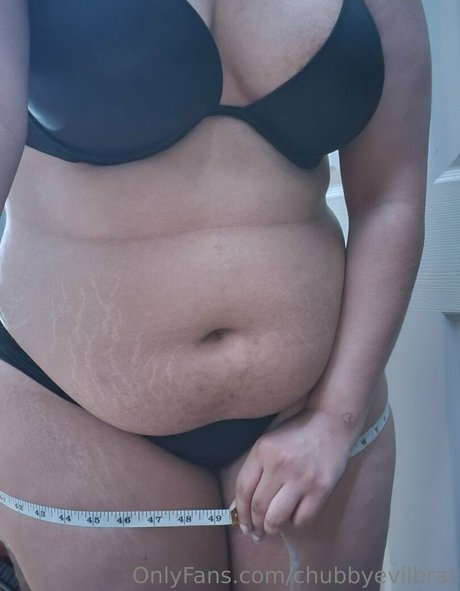 Nacktes geleaktes OnlyFans-Foto von Chubbyevilbrat