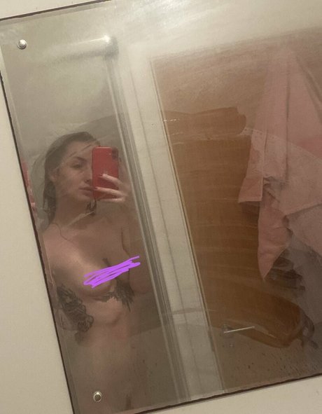 Nacktes geleaktes OnlyFans-Foto von Athenaaster