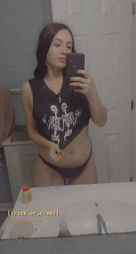 Nacktes geleaktes OnlyFans-Foto von Naughtywifelife