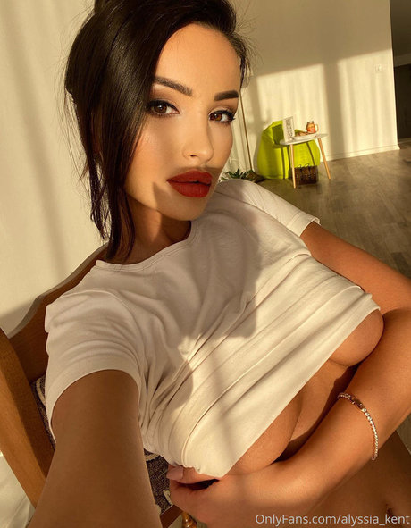 Nacktes geleaktes OnlyFans-Foto von Alyssiakent