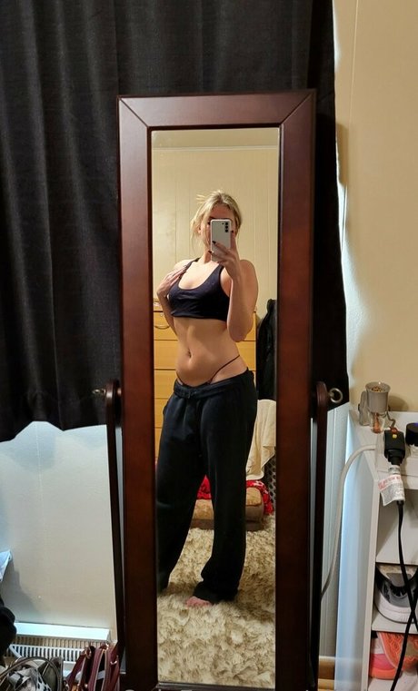 Nacktes geleaktes OnlyFans-Foto von Nikkipxx