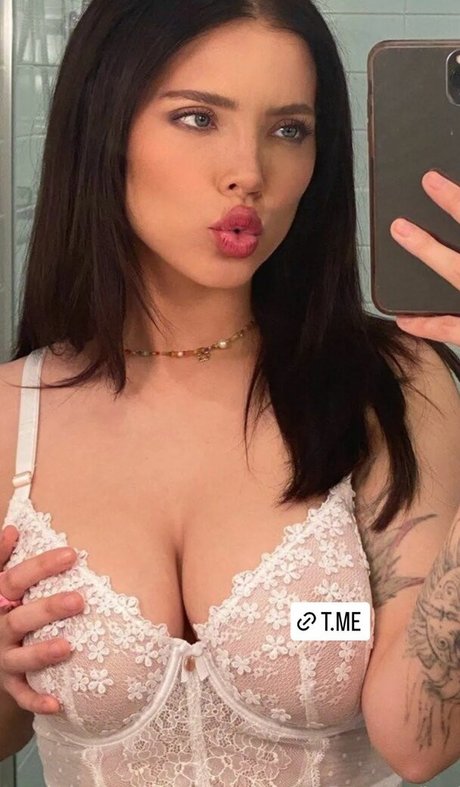 Nacktes geleaktes OnlyFans-Foto von Raha Vakili