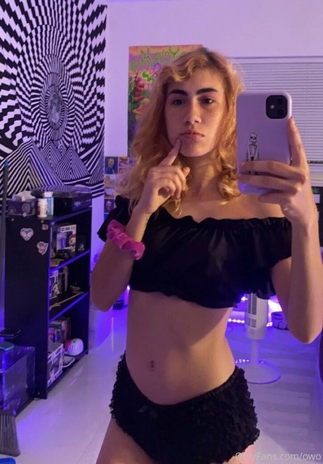Nacktes geleaktes OnlyFans-Foto von Adrixela