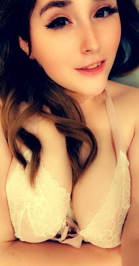 Nacktes geleaktes OnlyFans-Foto von Sophia Swallow