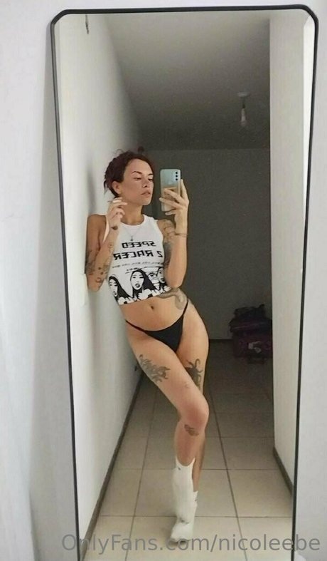 Nacktes geleaktes OnlyFans-Foto von Nicoleebe