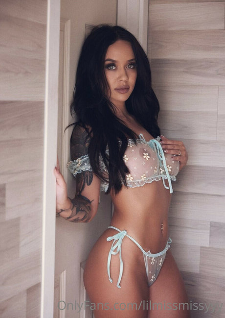 Nacktes geleaktes OnlyFans-Foto von Lilmissmissyyy