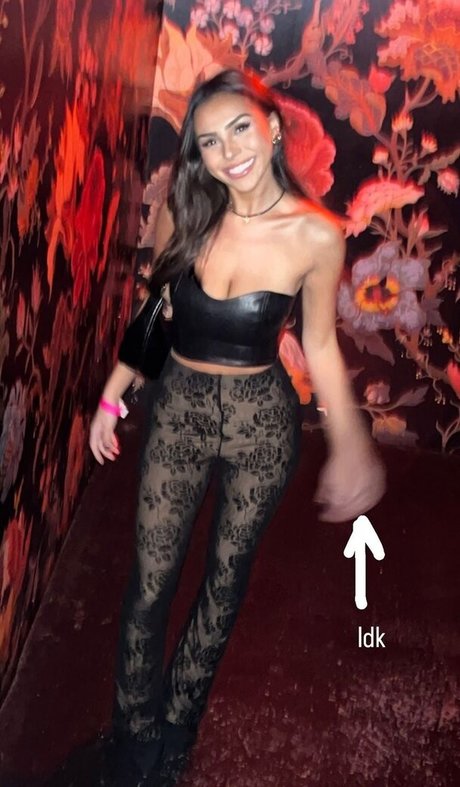 Nacktes geleaktes OnlyFans-Foto von Faryn Corey