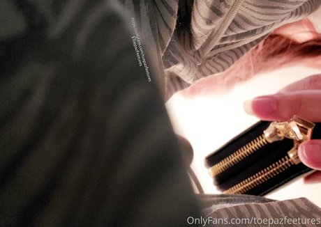 Nacktes geleaktes OnlyFans-Foto von Toepazfeetures