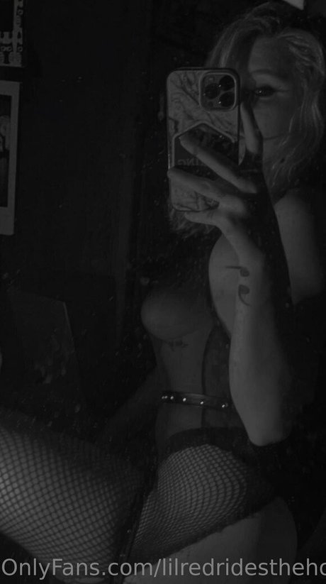 Nacktes geleaktes OnlyFans-Foto von Lilredridesthehood