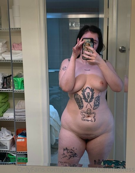 Nacktes geleaktes OnlyFans-Foto von Jewishamericanmistress
