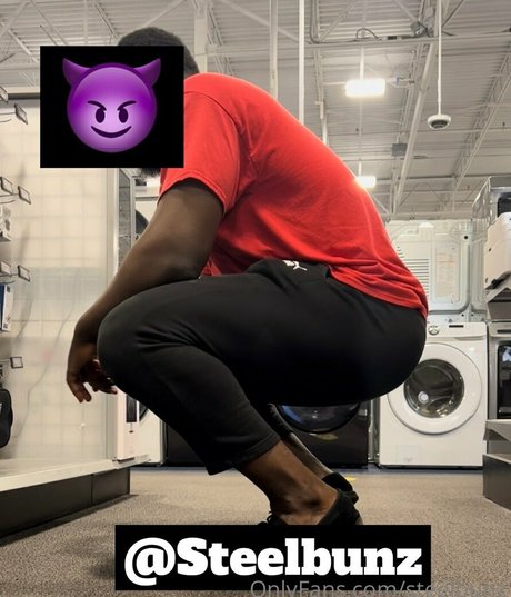 Nacktes geleaktes OnlyFans-Foto von Steelbunz