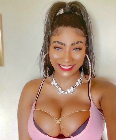 Nacktes geleaktes OnlyFans-Foto von Cooliemonae