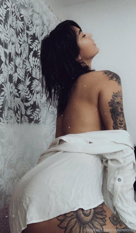 Nacktes geleaktes OnlyFans-Foto von Sunmoonlia