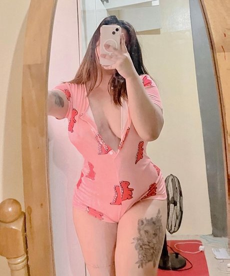 Nacktes geleaktes OnlyFans-Foto von Ara Belle