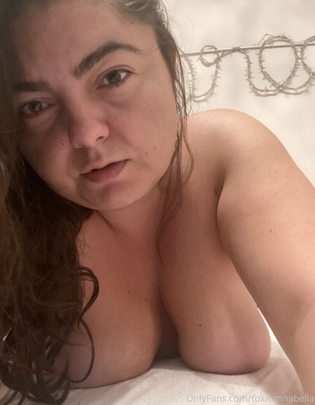 Nacktes geleaktes OnlyFans-Foto von Toxicannabella